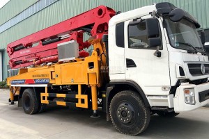 31米小型混凝土泵车